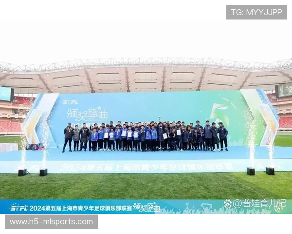 “青训作品展在上海举办，展现未来足球人才”，2019足球青训营
